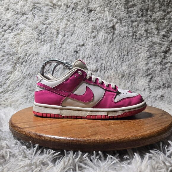 Nike Dunk Low GS Youth Size 5Y Retro Cute Pink/White Laser Fuschia FB9109-102 - Picture 2 of 8